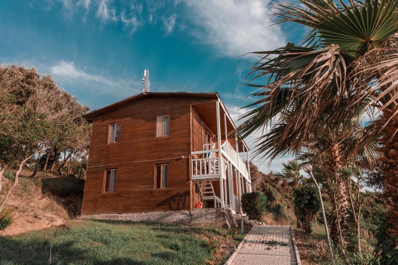 Plazhi Gjeneralit - Small Cabins - Bungalows - Apartaments - Villas - Suite Kavaje Exteriör bild