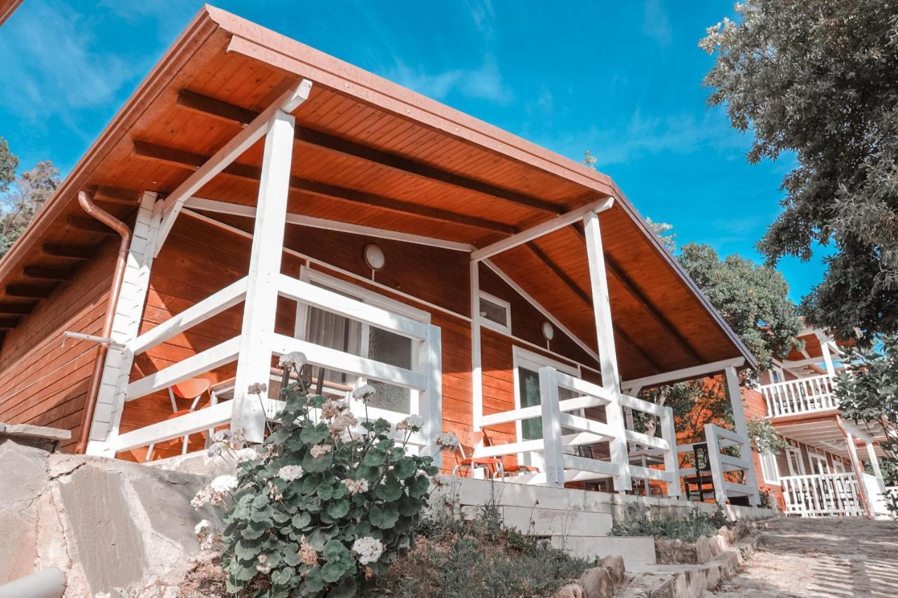 Plazhi Gjeneralit - Small Cabins - Bungalows - Apartaments - Villas - Suite Kavaje Exteriör bild