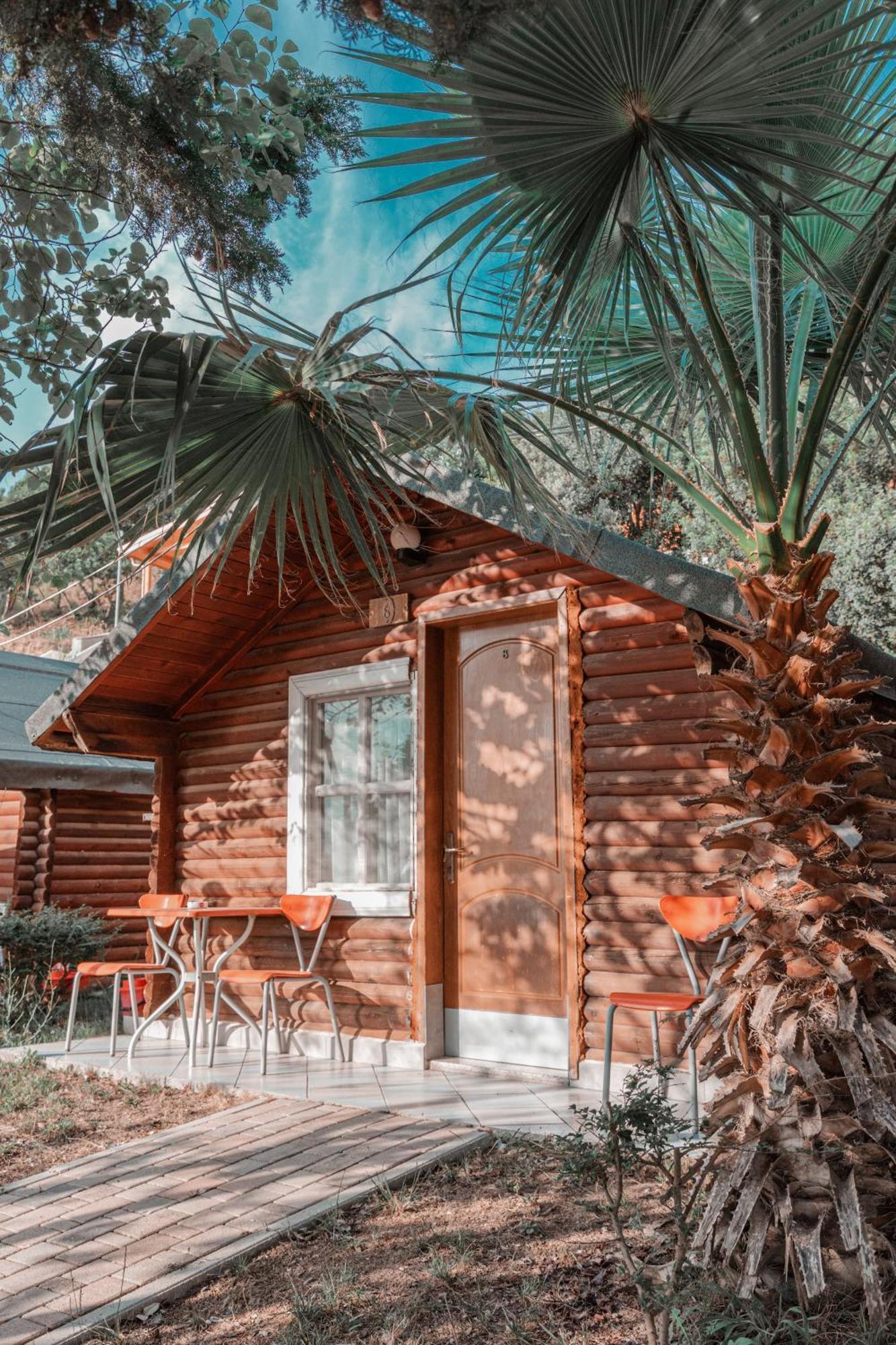 Plazhi Gjeneralit - Small Cabins - Bungalows - Apartaments - Villas - Suite Kavaje Exteriör bild