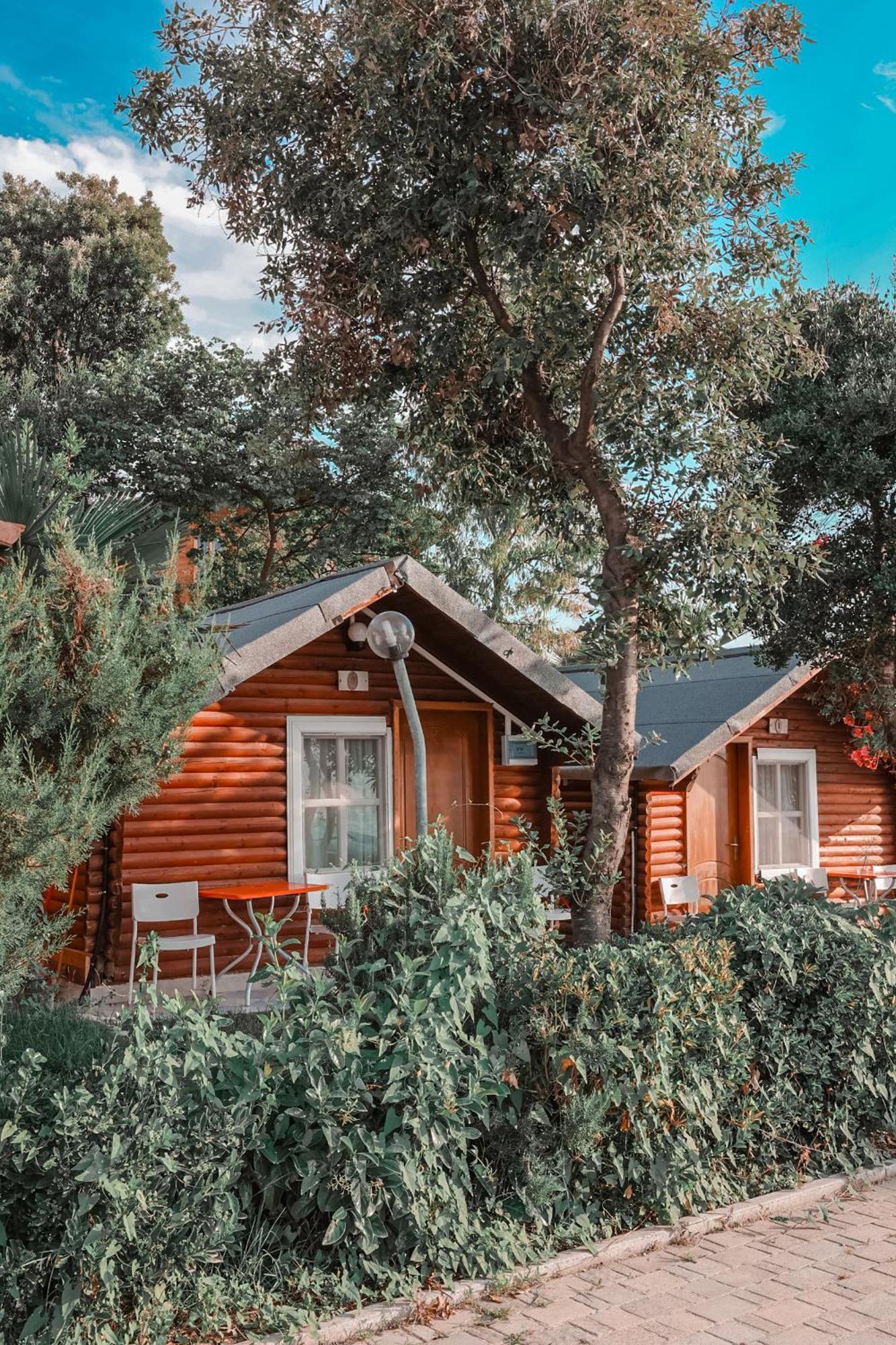 Plazhi Gjeneralit - Small Cabins - Bungalows - Apartaments - Villas - Suite Kavaje Exteriör bild